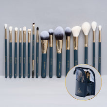 Load image into Gallery viewer, MAKEUP LOVER MUST HAVES SET + Makeup Brush bag
