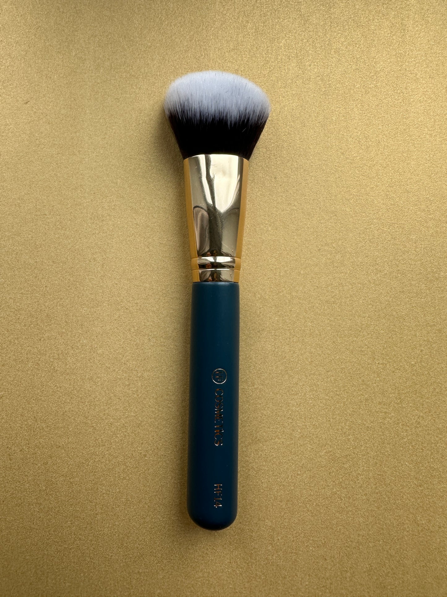 XL HF14: Flawless Finish Foundation Brush