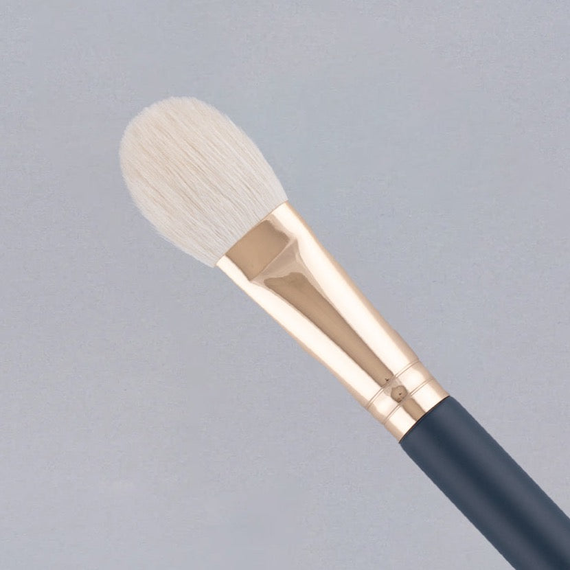 HF27 : Petite powder brush