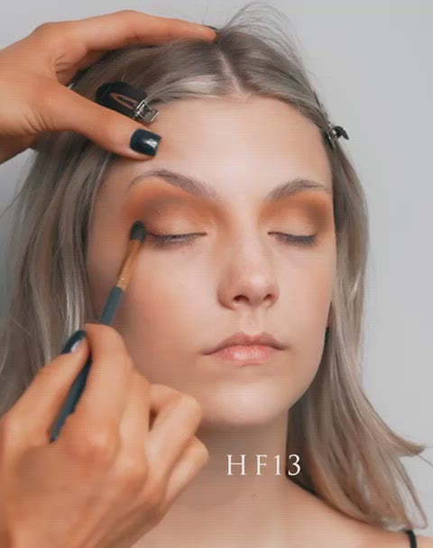 HF13: Tapered medium eye blender brush