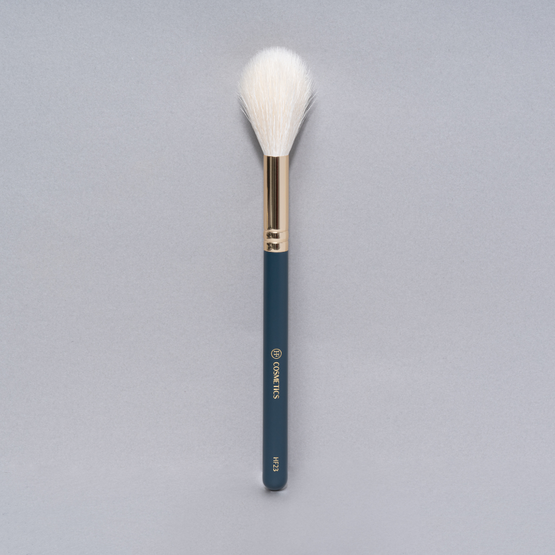 HF23: Tapered powder, blusher and polisher brush