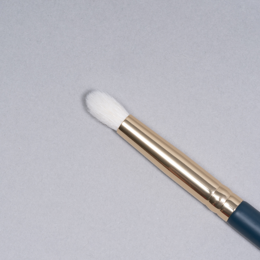 HF6: Petite eye crease brush