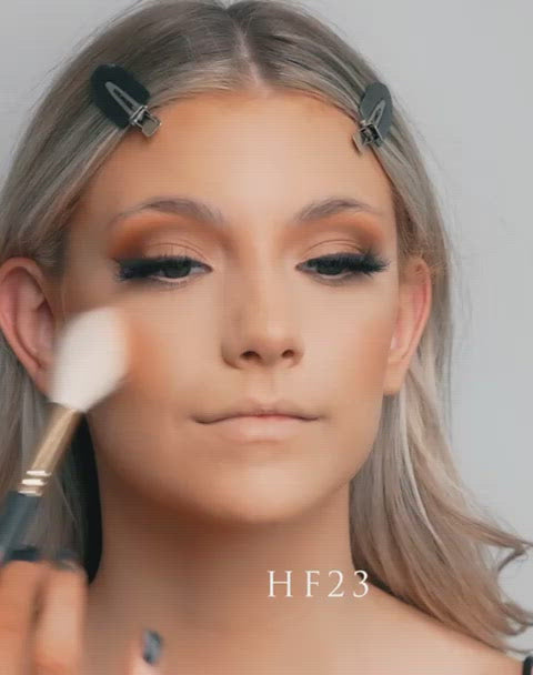 HF23: Tapered powder, blusher and polisher brush