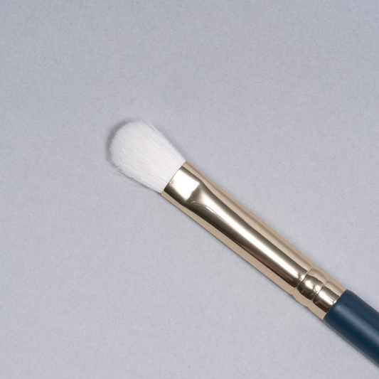 HF4: Soft eye definer brush